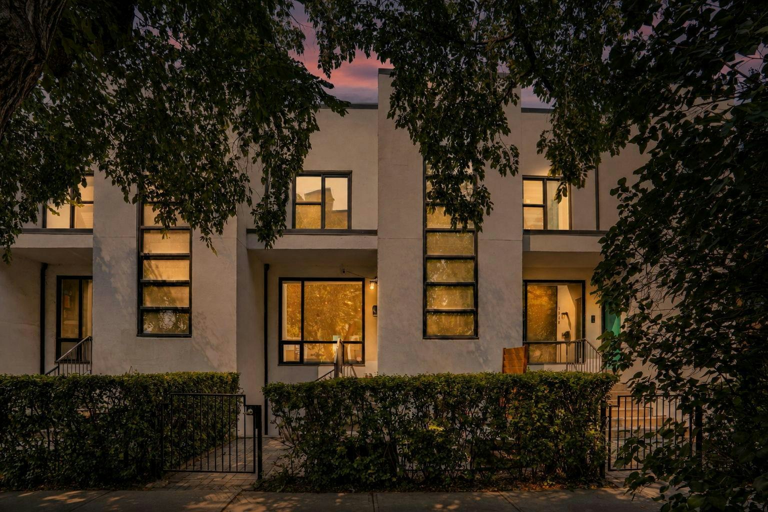 1042 13 Avenue SW, Calgary, AB, T2R 0L6