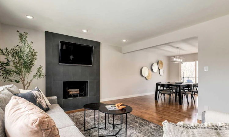 176 Mapleburn Drive SE