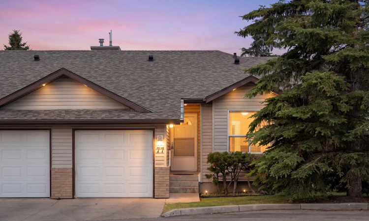 77 Tararidge Circle NE