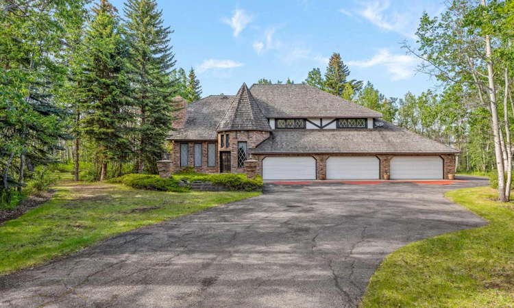 7 Biggar Heights Bay