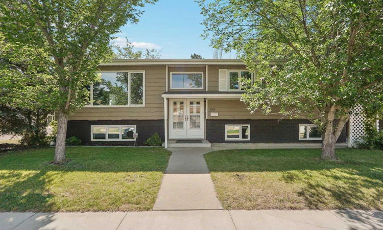 210 Dunkirk Street S