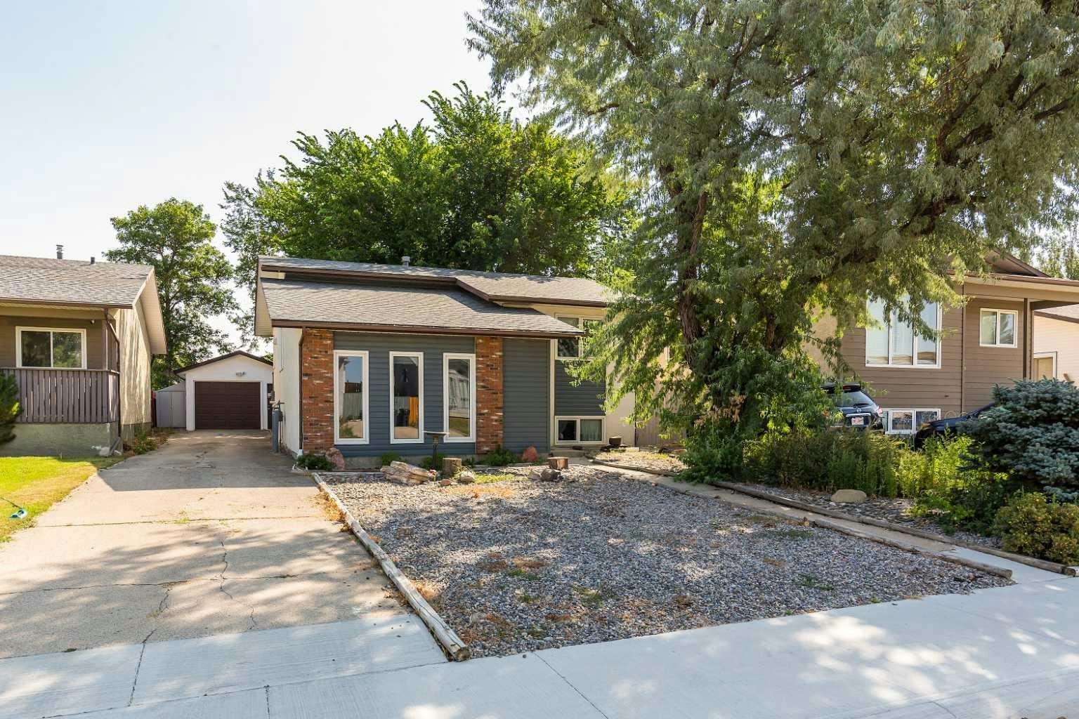 196 Mt Crandell Crescent W, Lethbridge, AB, T1K 6M2