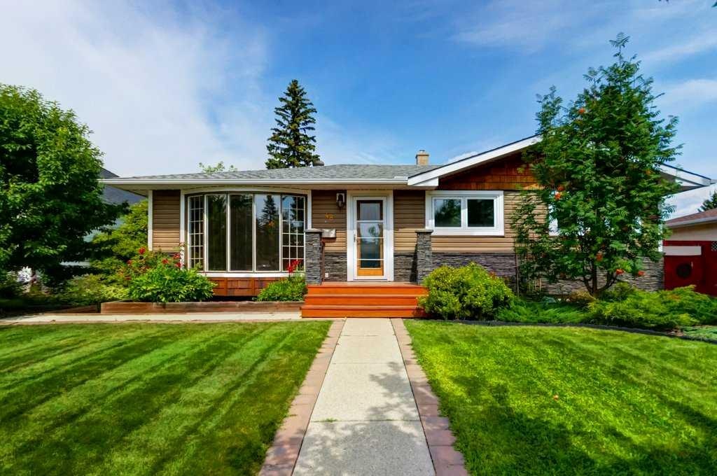 48 Hillary Crescent SW, Calgary, AB, T2V 3J2