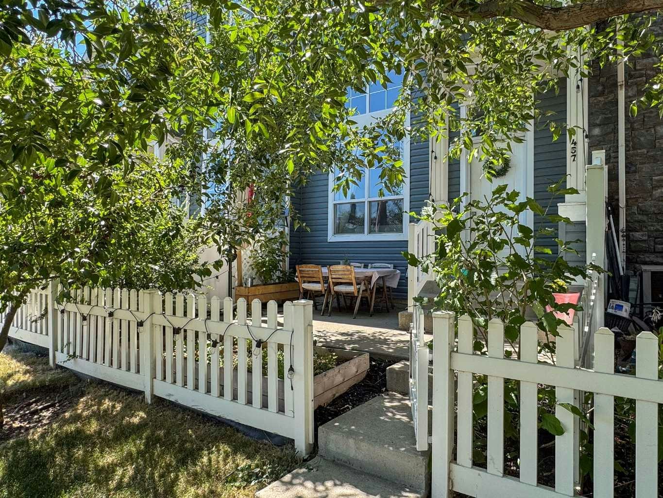 457 Elgin Gardens SE, Calgary, AB, T2Z 4T8
