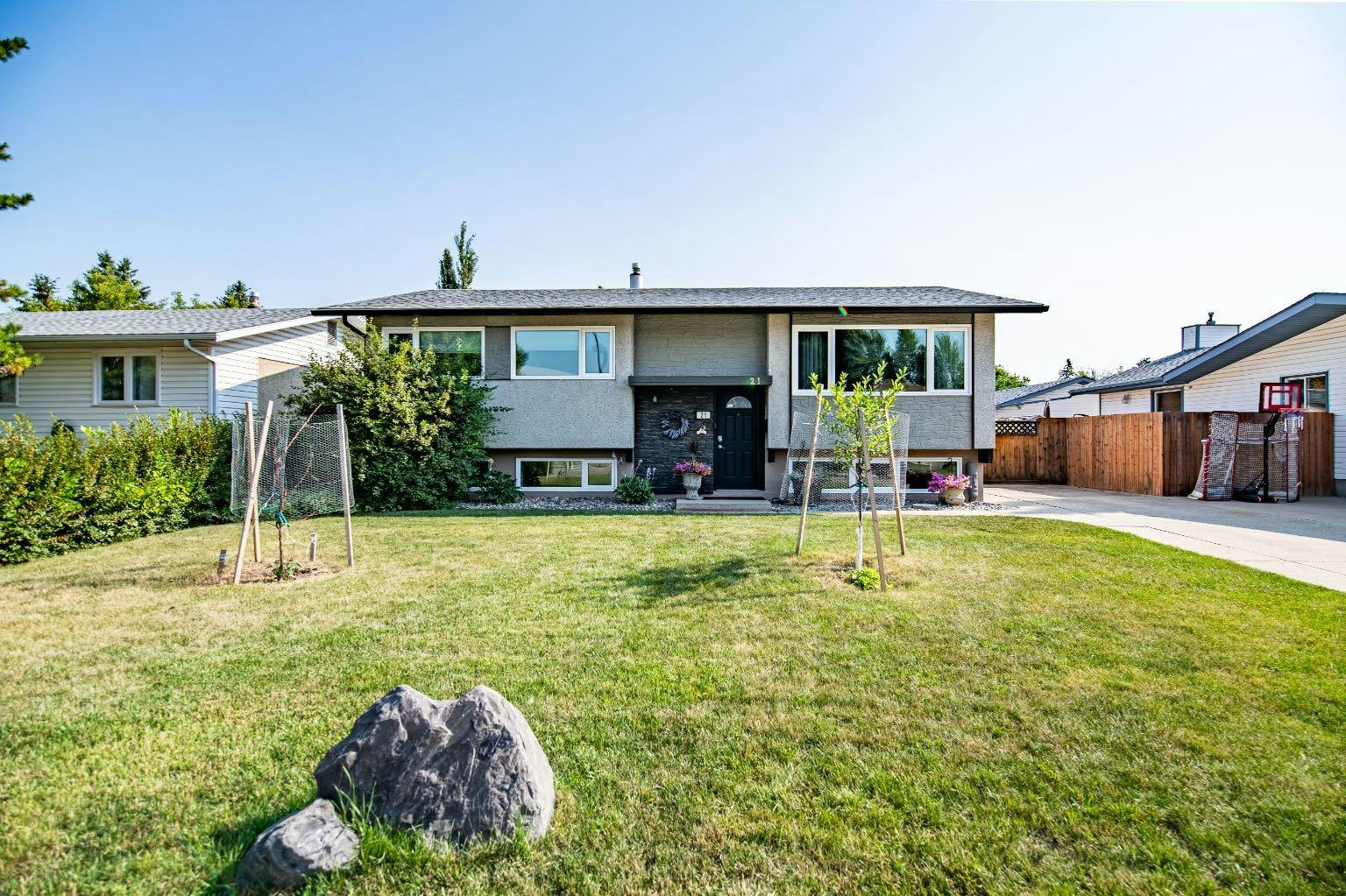 21 Malcolm Crescent, Red Deer, AB, T4N 0J9