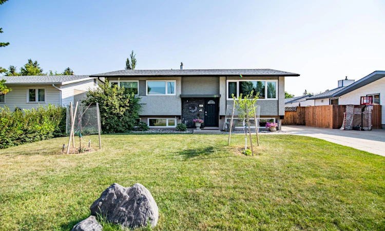 21 Malcolm Crescent