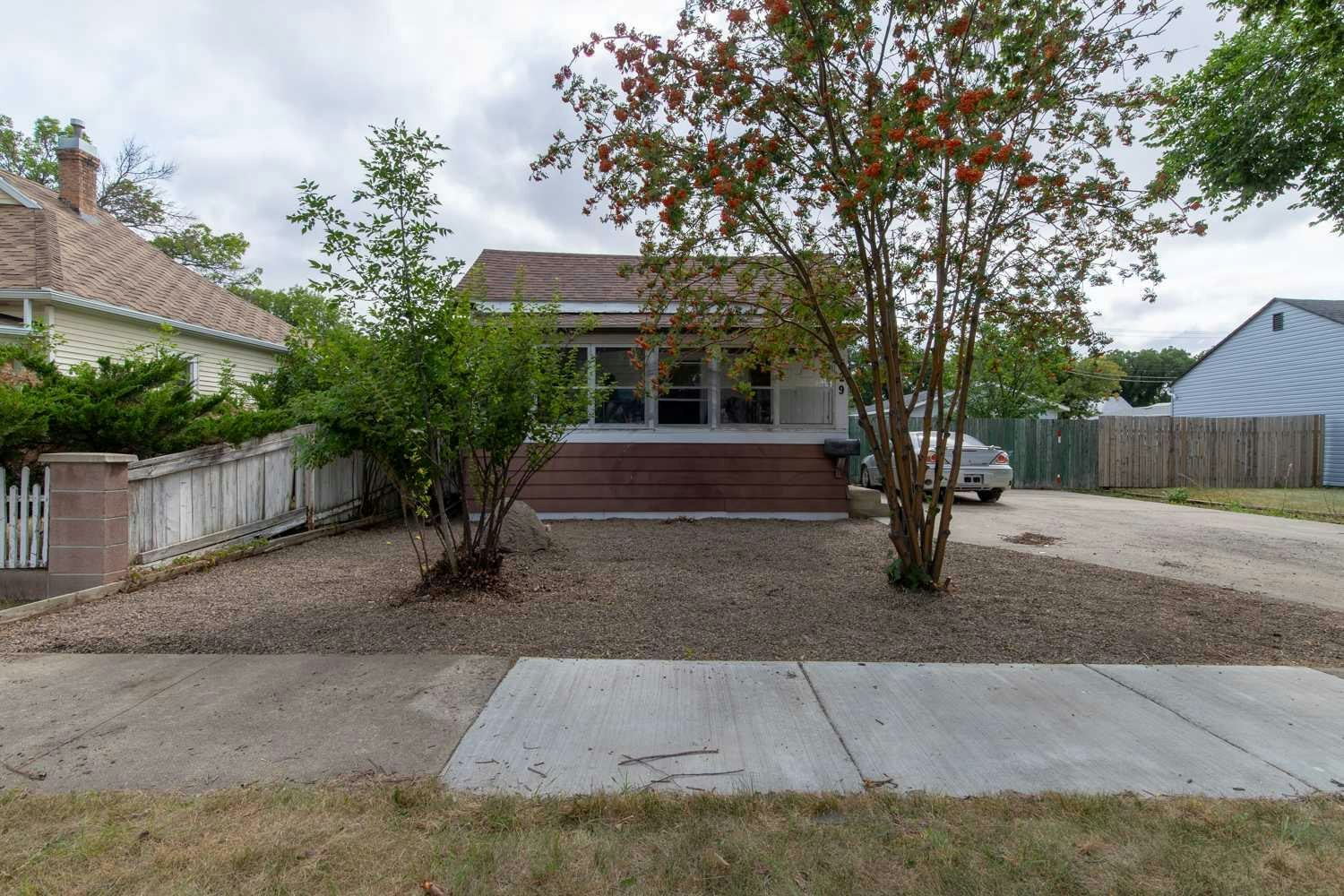 329 12 Street N, Lethbridge, AB, T1H 2G5
