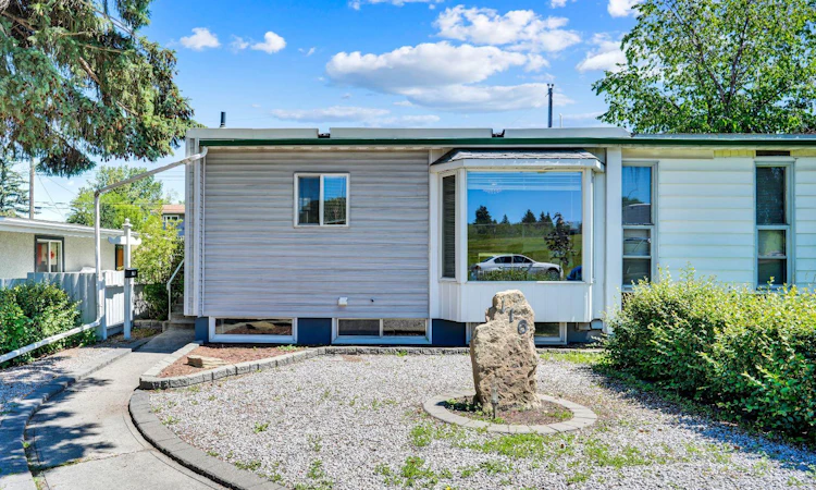 116 Selkirk Drive SW