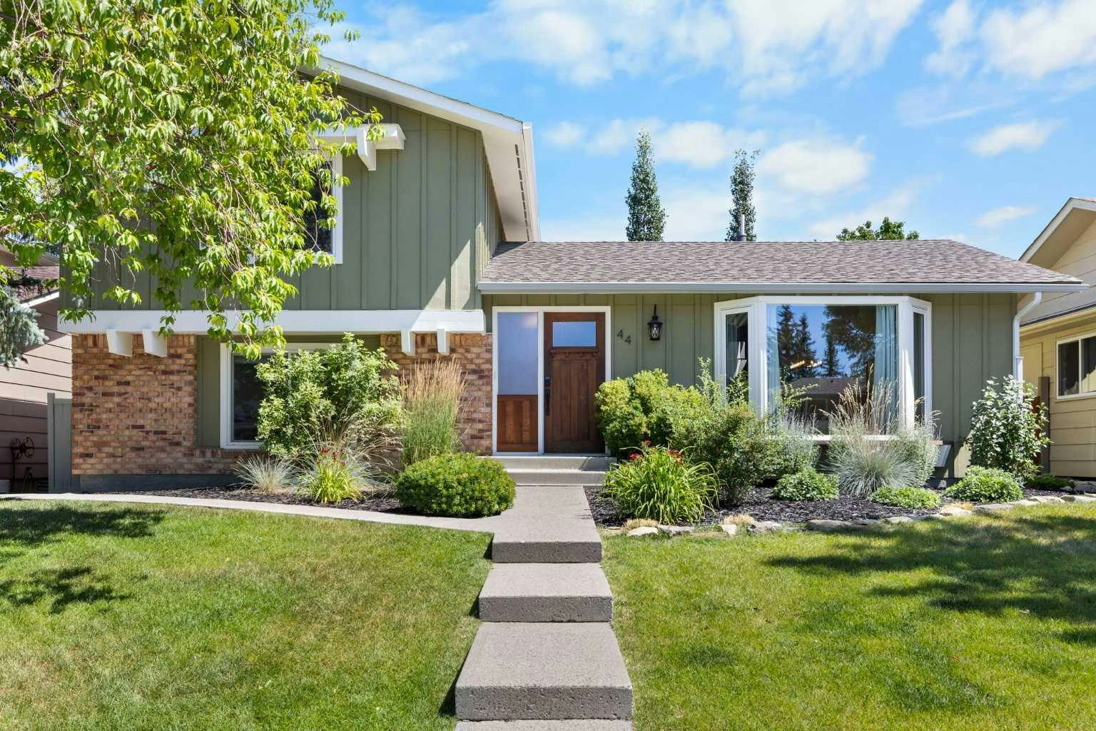 44 Sunmount Crescent SE, Calgary, AB, T2X 1W1