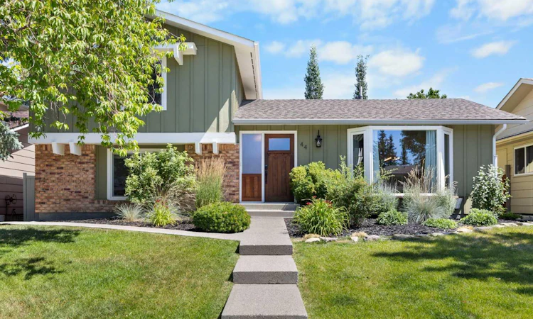 44 Sunmount Crescent SE
