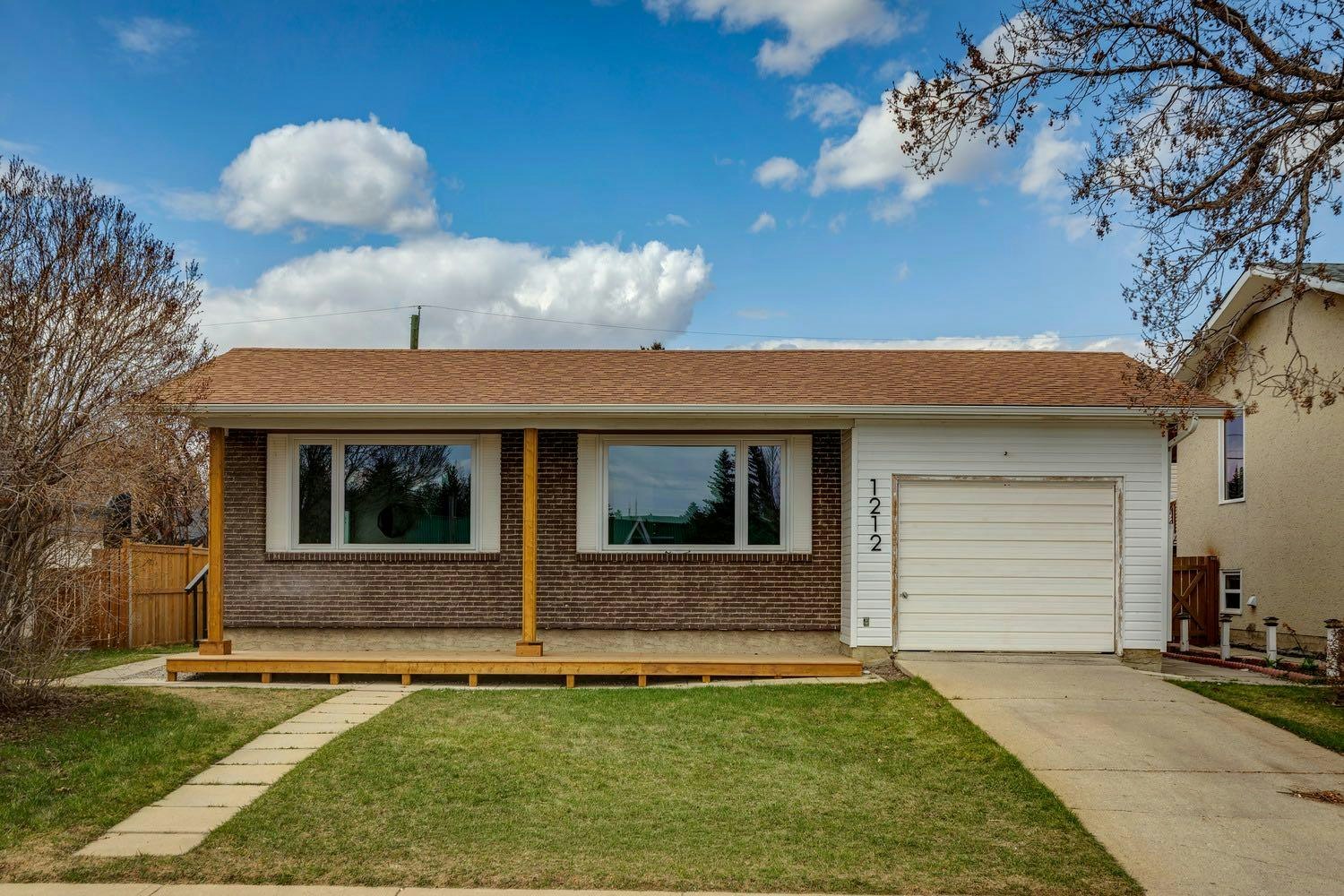 1212 Lake Sylvan Drive SE, Calgary, AB, T2J 5N7