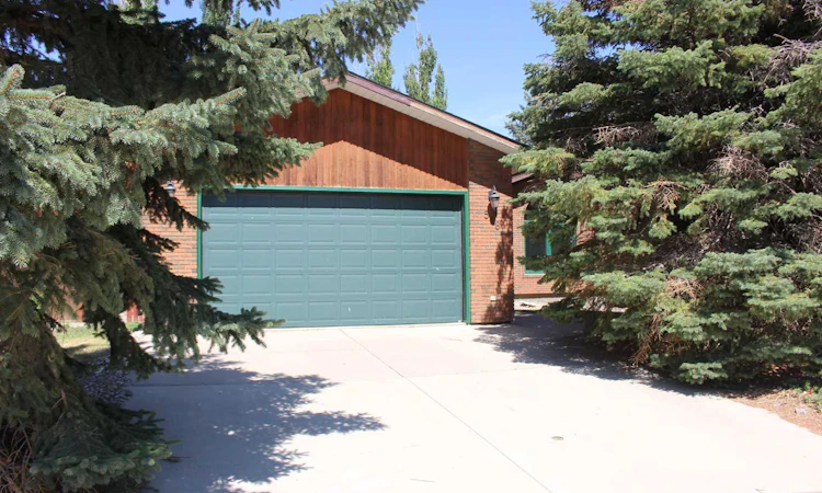 518 Maple Crescent