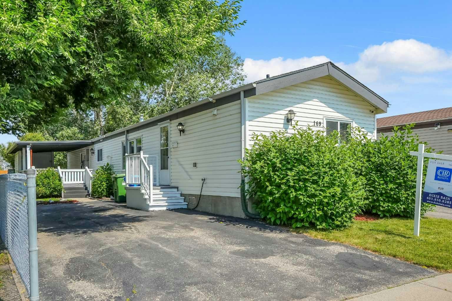 169 Erin Woods Circle SE, Calgary, AB, T2B 3E1