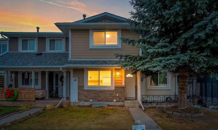 429 Georgian Villas NE