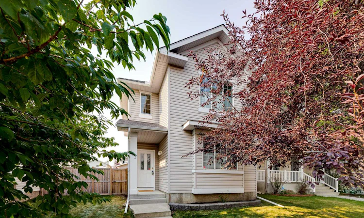 152 Covewood Green NE