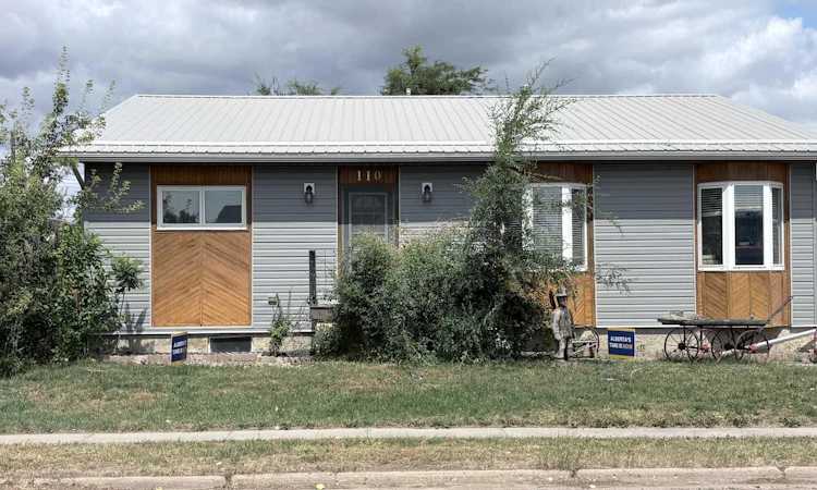 110 4 Avenue W
