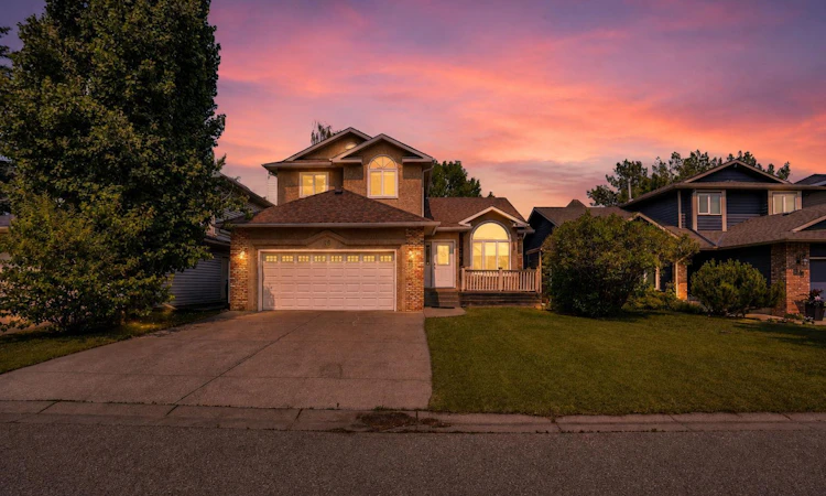 16 Sun Harbour Crescent SE