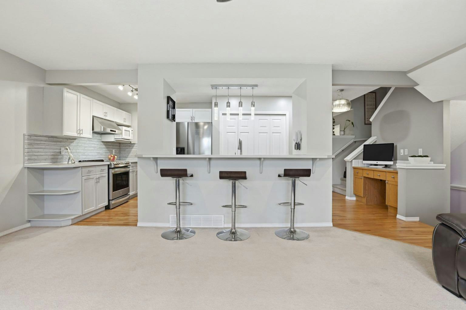 450 Elgin Way SE, Calgary, AB, T2Z 3Y6