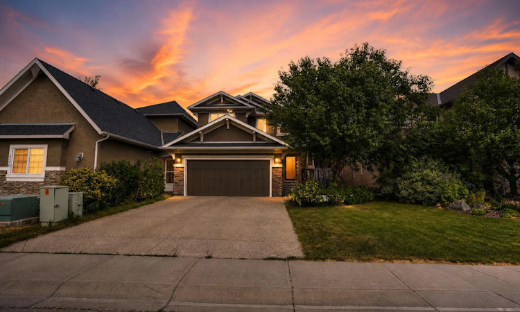 126 Panatella Crescent NW