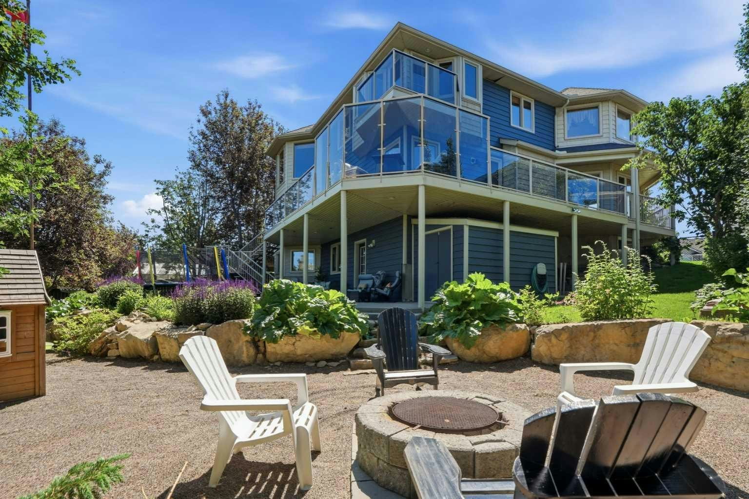 131 Edgebrook Circle NW, Calgary, AB, T3A 5A4