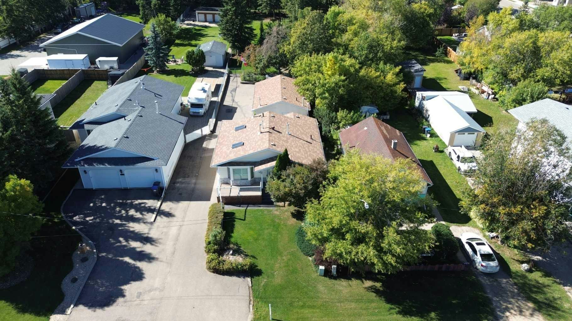 4732 48 Street, Sylvan Lake, AB, T4S 1M9
