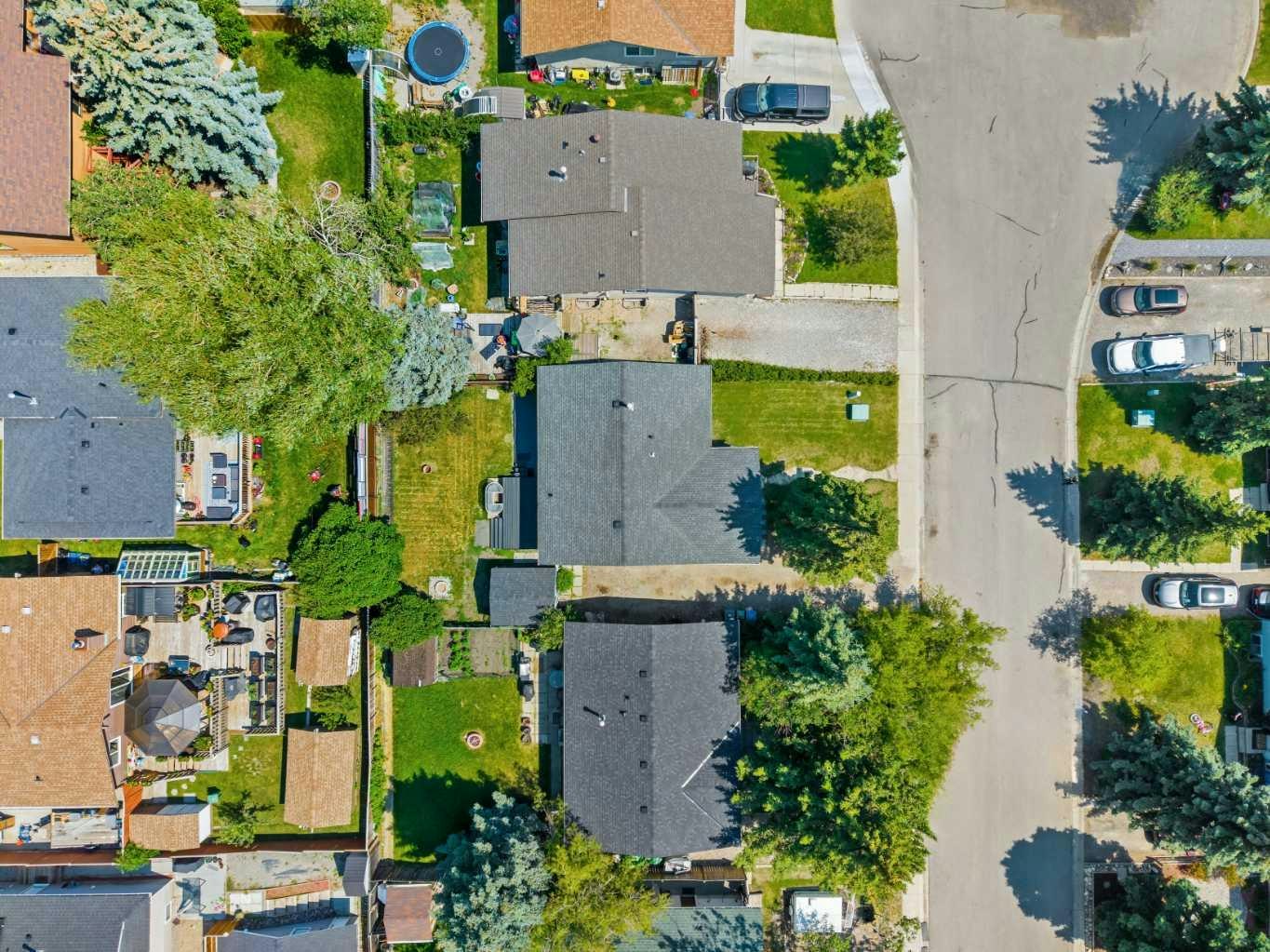 125 Carr Place, Okotoks, AB, T1S 1E2