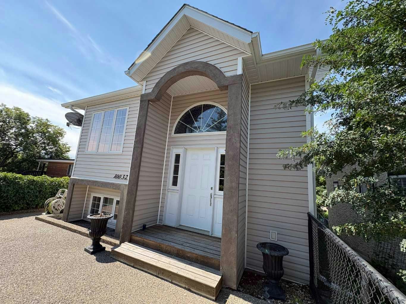 10032 102 Street, Peace River, AB, T8S 1S5
