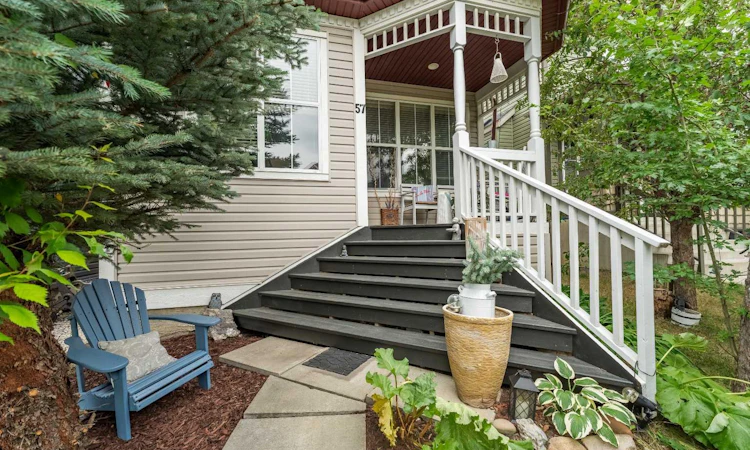 57 Auburn Bay View SE