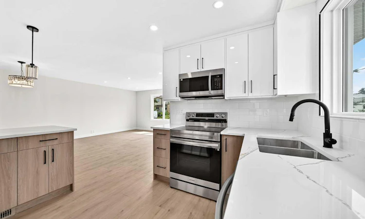 4 Abingdon Court NE