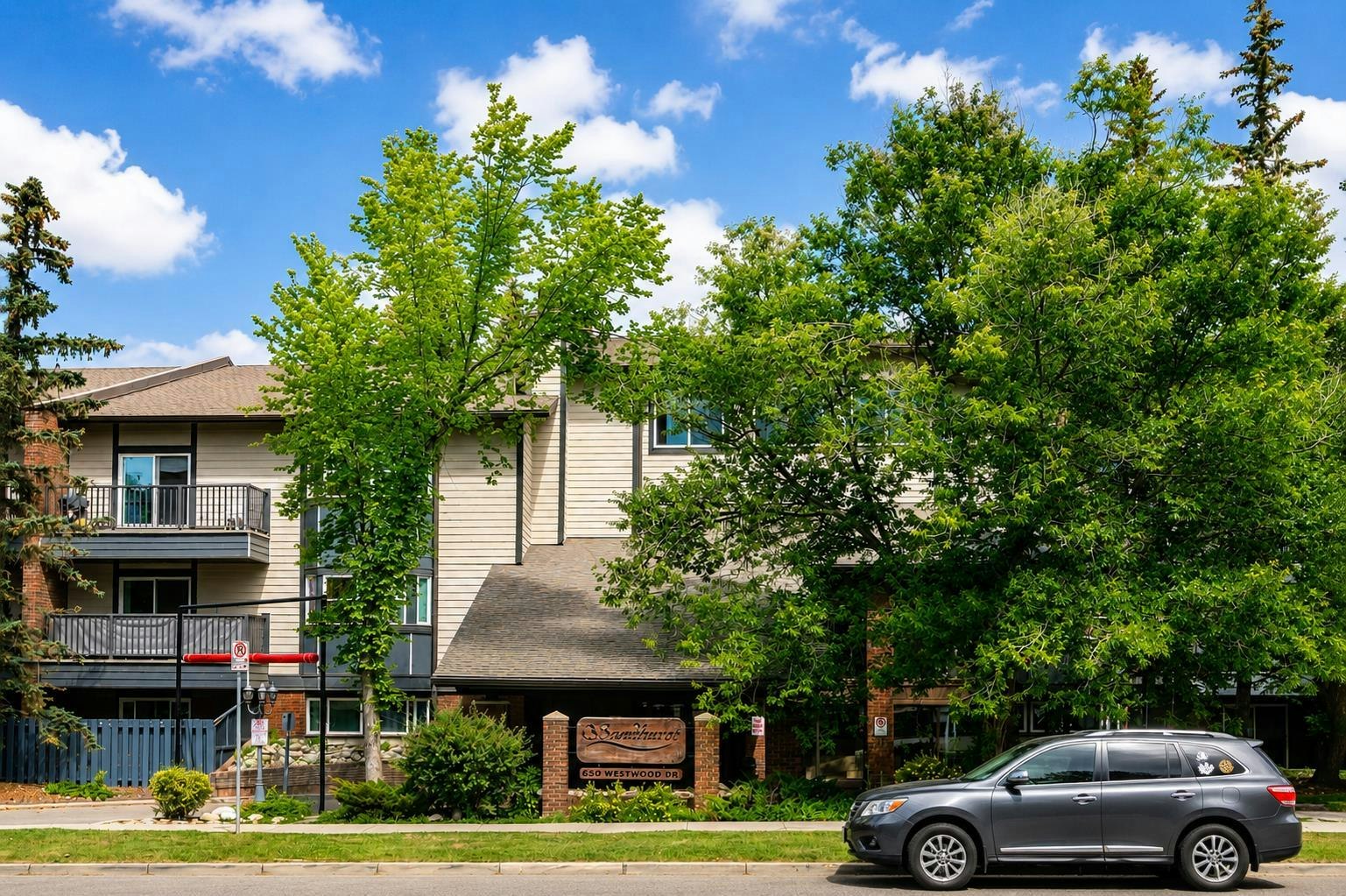 305-550 Westwood Drive SW, Calgary, AB, T3C 3T9