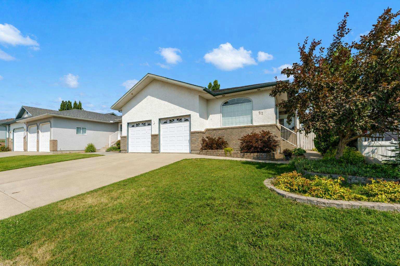 22 Penland Way NE, Medicine Hat, AB, T1C 1X2