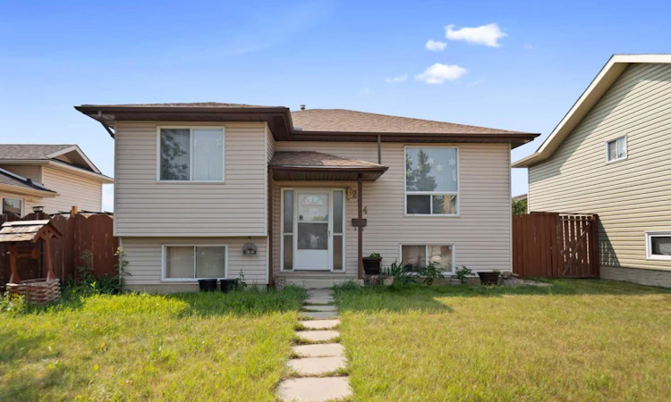 224 Faldale Close NE