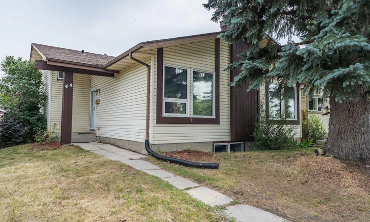 44 Templehill Drive NE