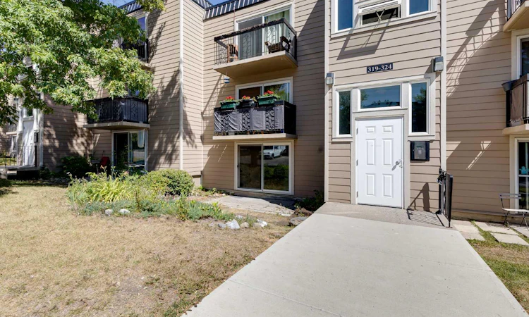 319-315 Heritage Drive SE