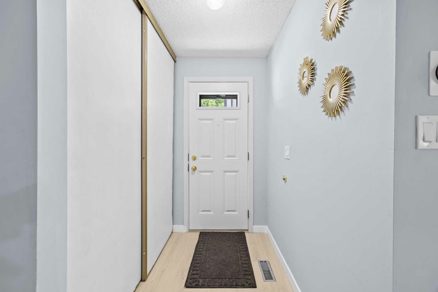 16-115 Bergen Road NW, Calgary, AB, T3K 1P2