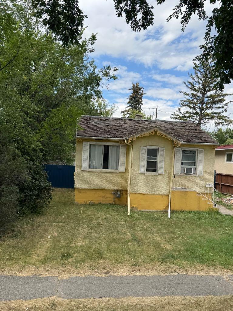 1815 2 Avenue N, Lethbridge, AB, T1H 0B5