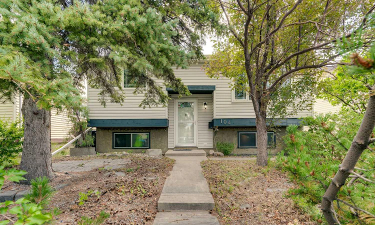 104 Falsby Way NE