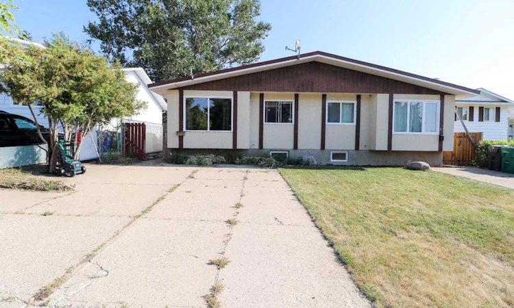 71 Laval Boulevard W