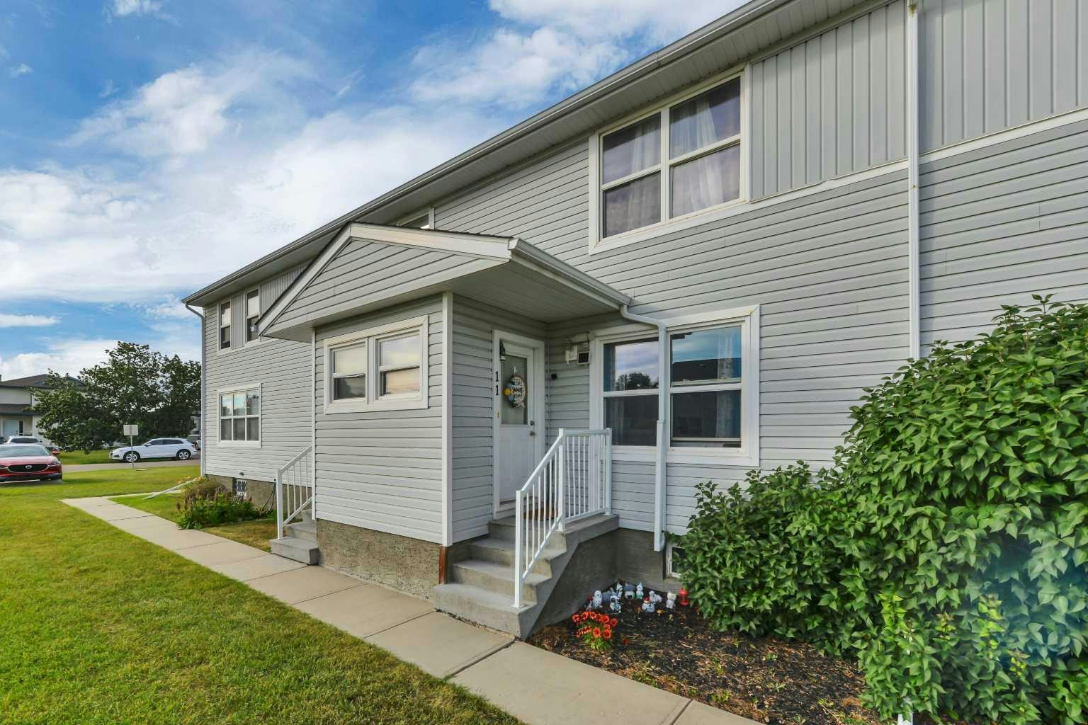 11 Poplar Crescent, Red Deer County, AB, T4S 1V3