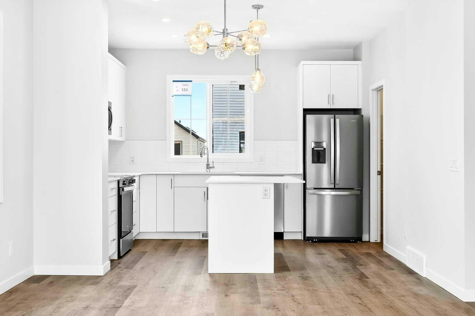 302-40 Creekside Way SW, Calgary, AB, T2X 6E2
