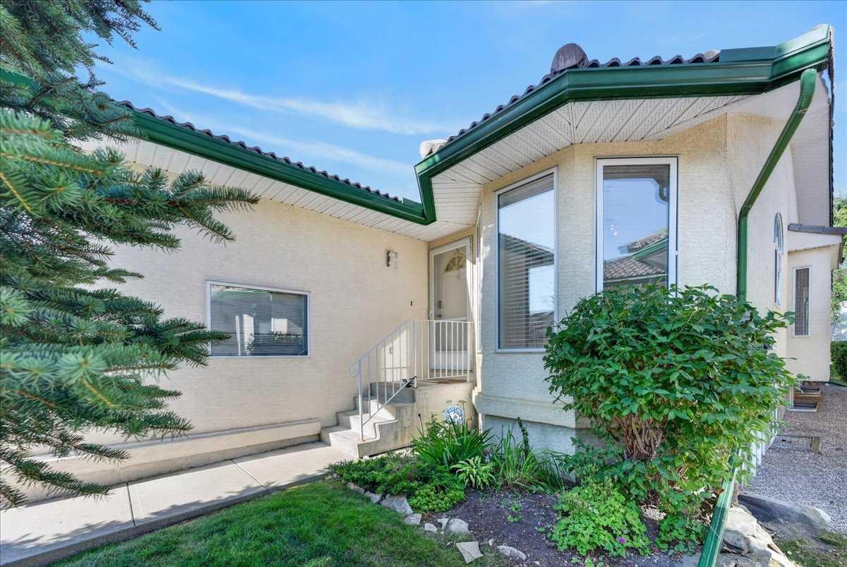 21 Strathearn Gardens SW, Calgary, AB, T3H 2R1