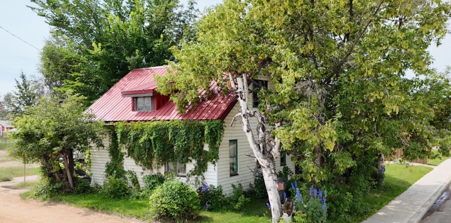 5009 52nd Avenue, High Prairie, AB, T0G 1E0