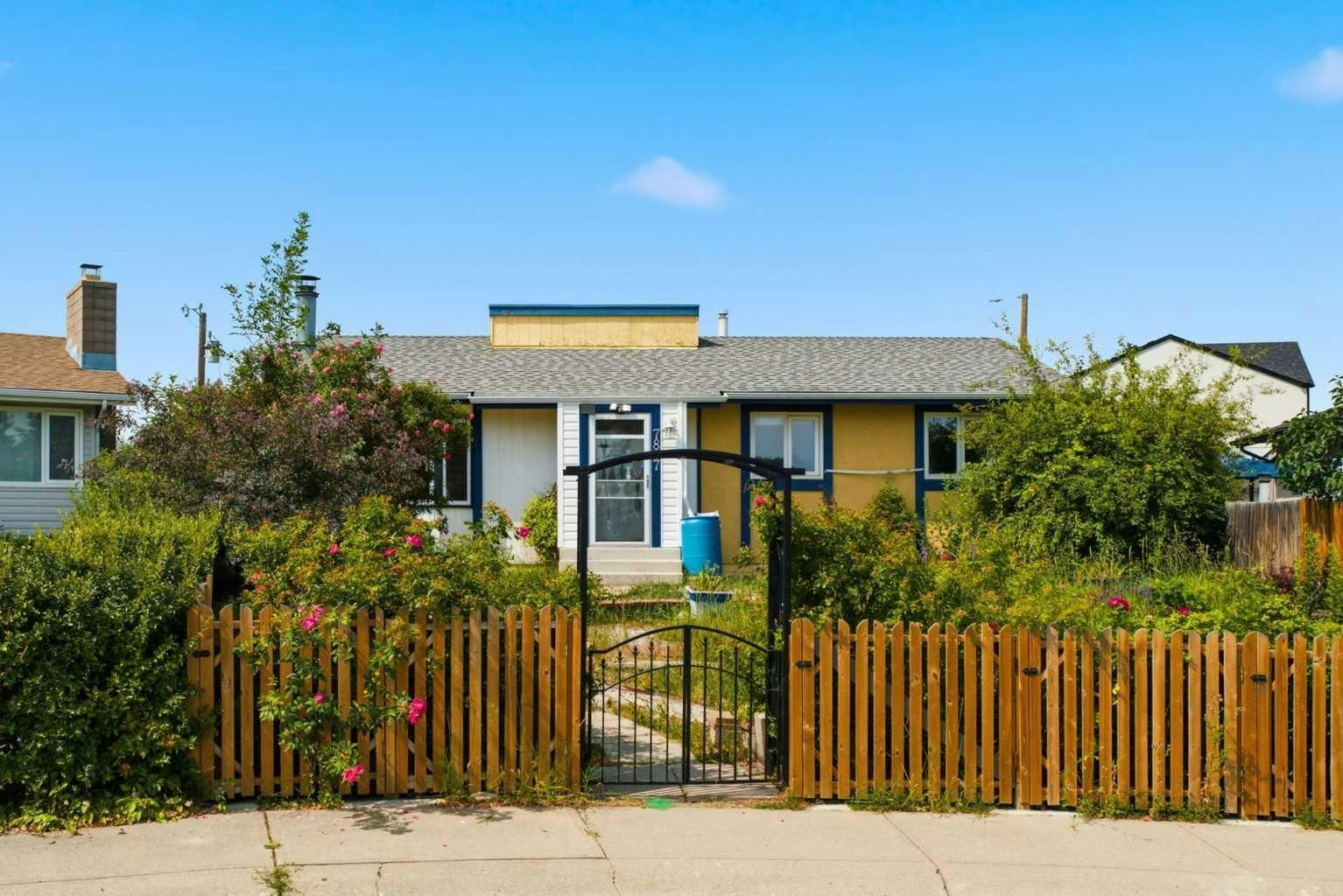 7807 Olympia Bay SE, Calgary, AB, T2C 1N7