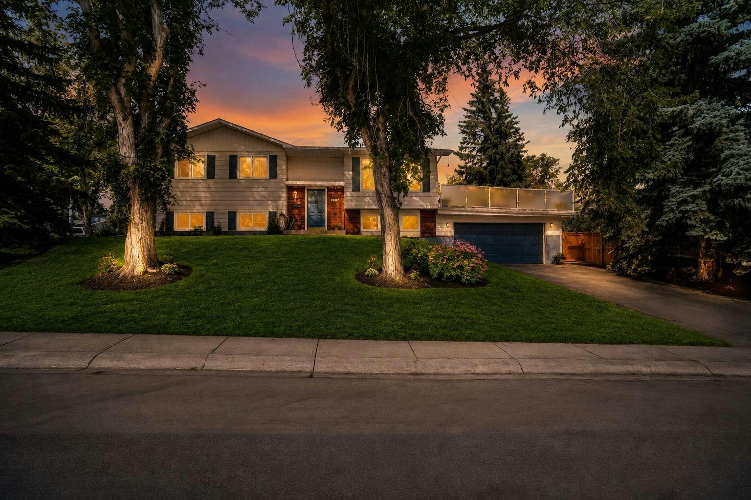 9667 Oakhill Drive SW, Calgary, AB, T2V 3W6