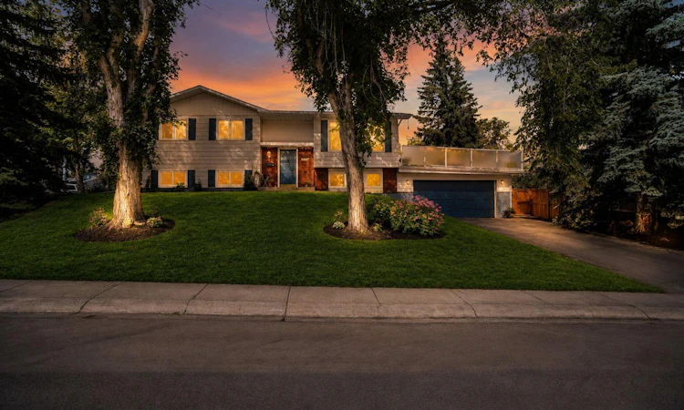 9667 Oakhill Drive SW