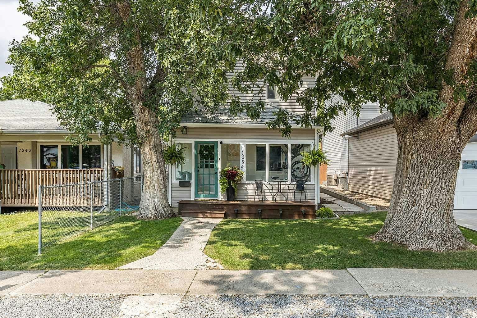 1254 Queen Street SE, Medicine Hat, AB, T1A 1B5