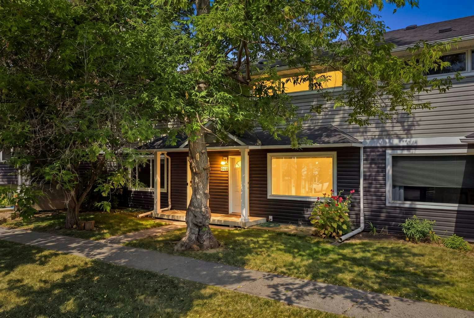 542 Regal Park NE, Calgary, AB, T2E 0S6