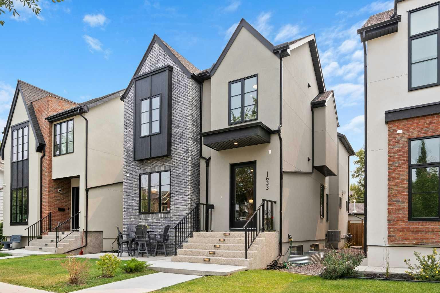 1633 Bowness Road NW, Calgary, AB, T2N 3K1