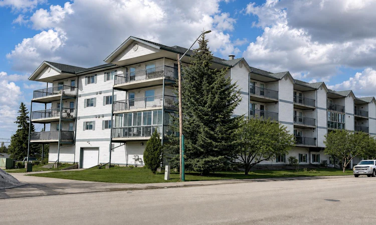 301-4514 54 Avenue