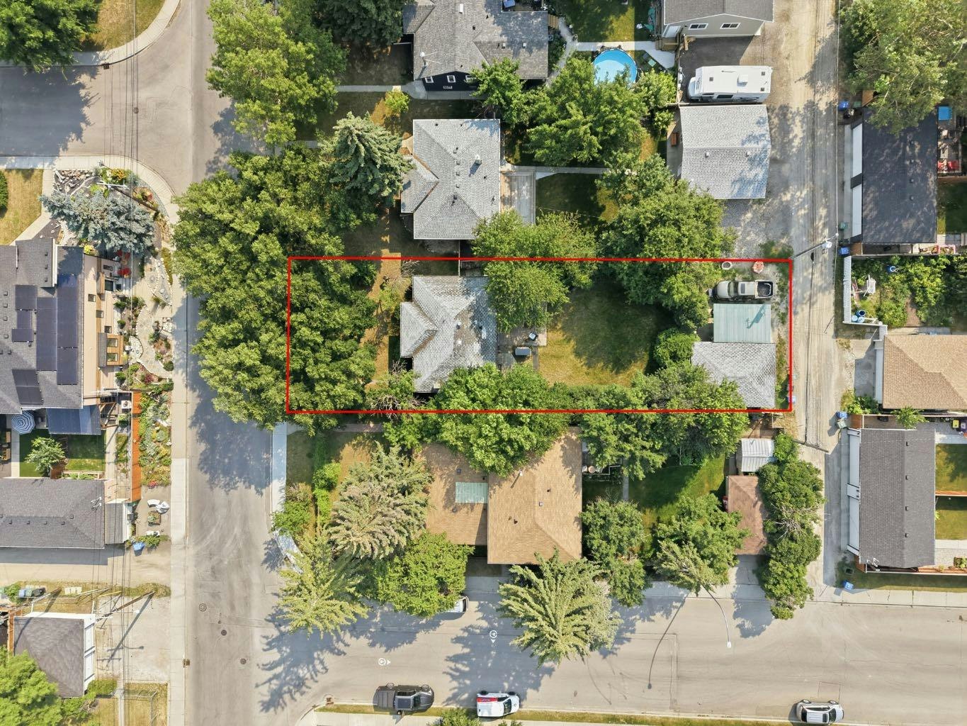235 32 Avenue NW, Calgary, AB, T2M 2P8